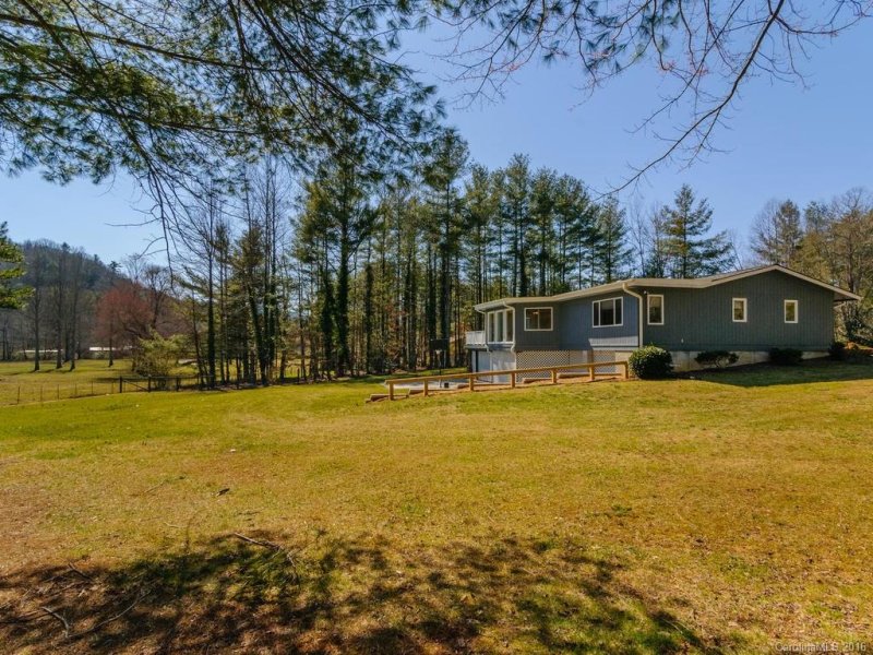 Property image 4 at 214 Vincent Place, Hendersonville, NC 28739