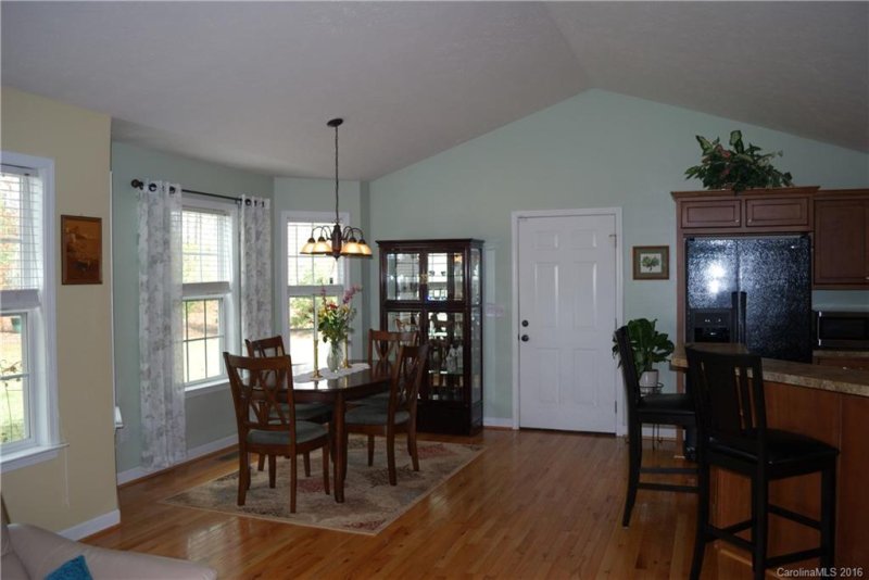 Property image 4 at 2483 Harvest Drive, Hickory, NC 28601