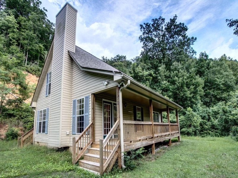 Property image 2 at 100 Brambleside Lane, Sylva, NC 28779