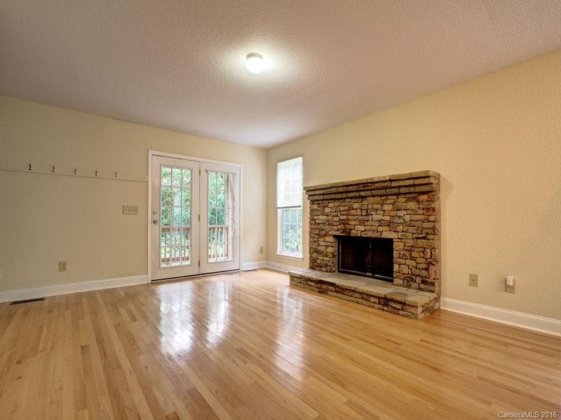 Property image 4 at 100 Brambleside Lane, Sylva, NC 28779