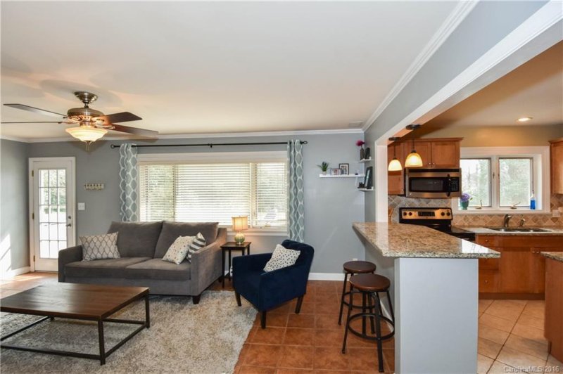 Property image 4 at 424 Beverly Circle, Charlotte, NC 28270