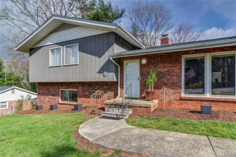 42 Mountainbrook Road