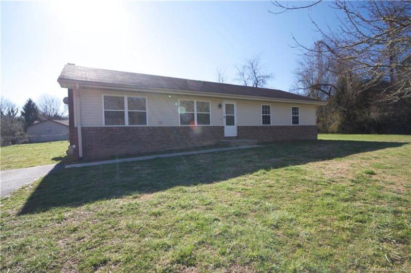 32 W Silverleaf Drive