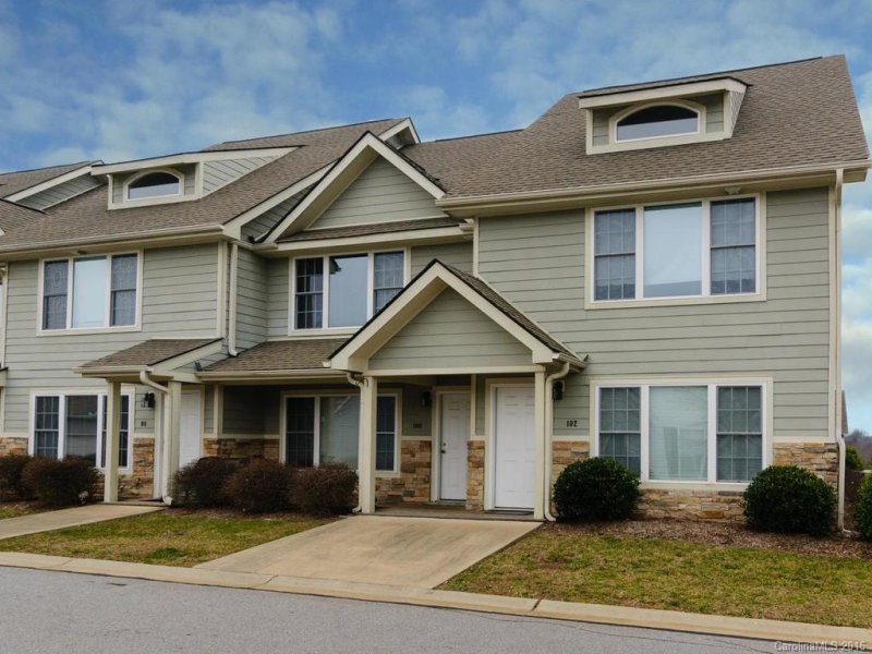 Property image 2 at 102 Rotunda Circle, Asheville, NC 28806