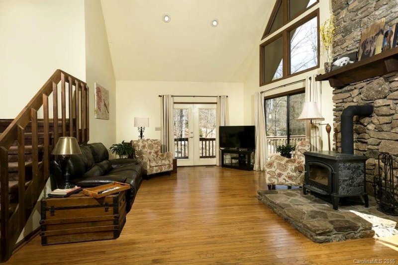 Property image 3 at 19 Mountain Brook Drive, Candler, NC 28715