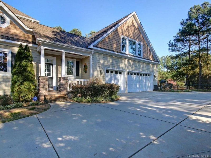 Property image 4 at 123 Yellow Jacket Circle, Mooresville, NC 28117