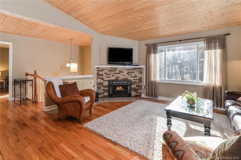 Property image 3 at 16 Mountain Brook Drive, Candler, NC 28715