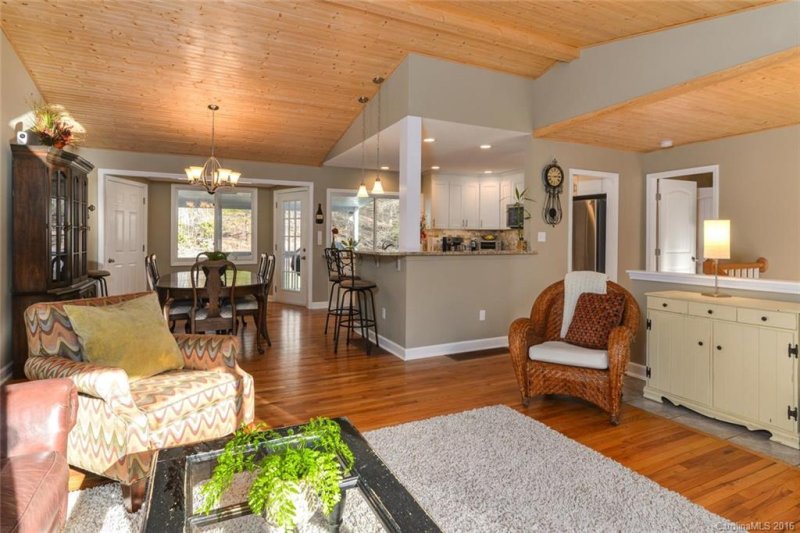 Property image 4 at 16 Mountain Brook Drive, Candler, NC 28715