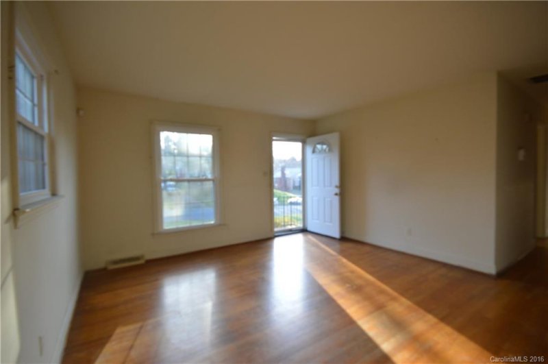 Property image 5 at 2532 Pinestream Drive, Charlotte, NC 28216