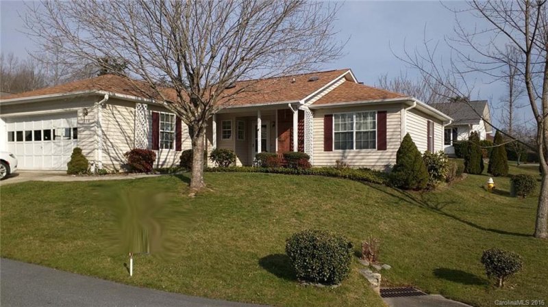 404 N Woodfield Court