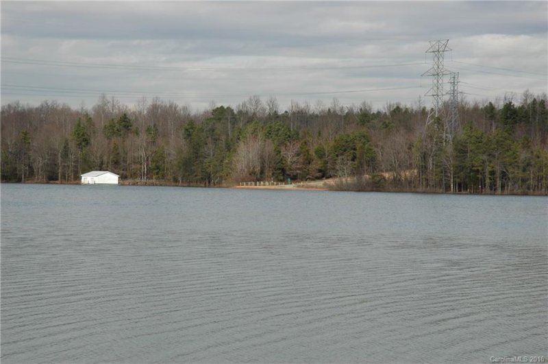 Property image 3 at 5715 Mountain Point Lane, Charlotte, NC 28216