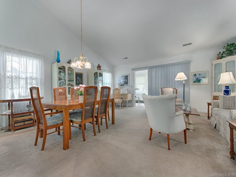 Property image 4 at 16 Tisha Lane, Hendersonville, NC 28739