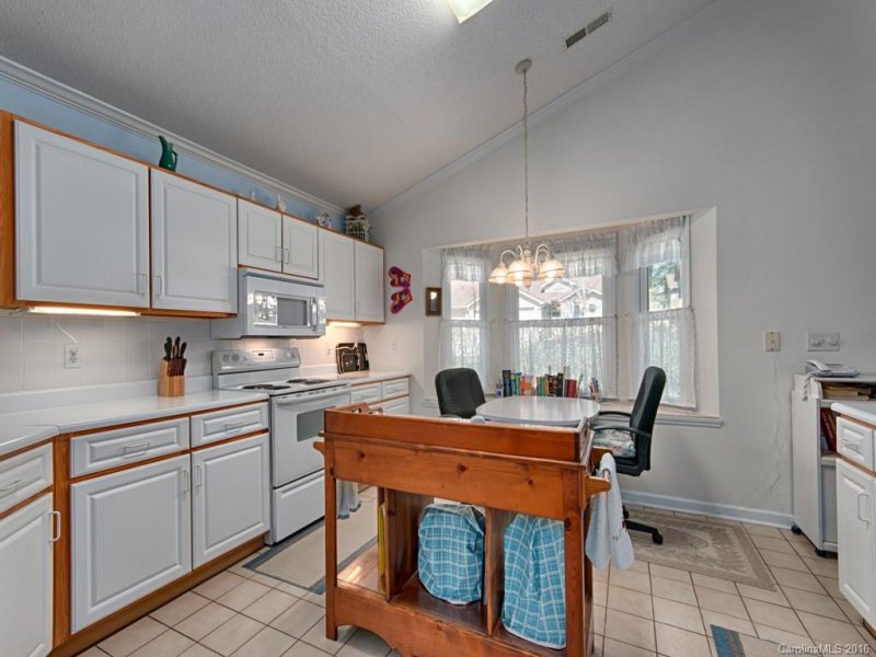 Property image 5 at 16 Tisha Lane, Hendersonville, NC 28739