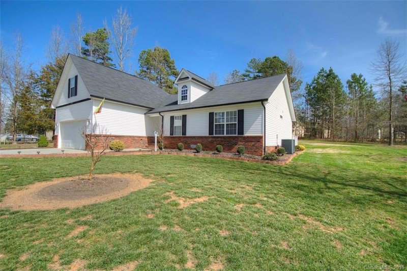 Property image 3 at 2000 Larkspur Lane, Wingate, NC 28174