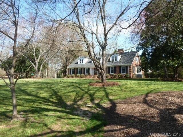 Property image 2 at 4401 Town And Country Drive, Charlotte, NC 28226