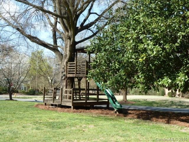 Property image 4 at 4401 Town And Country Drive, Charlotte, NC 28226