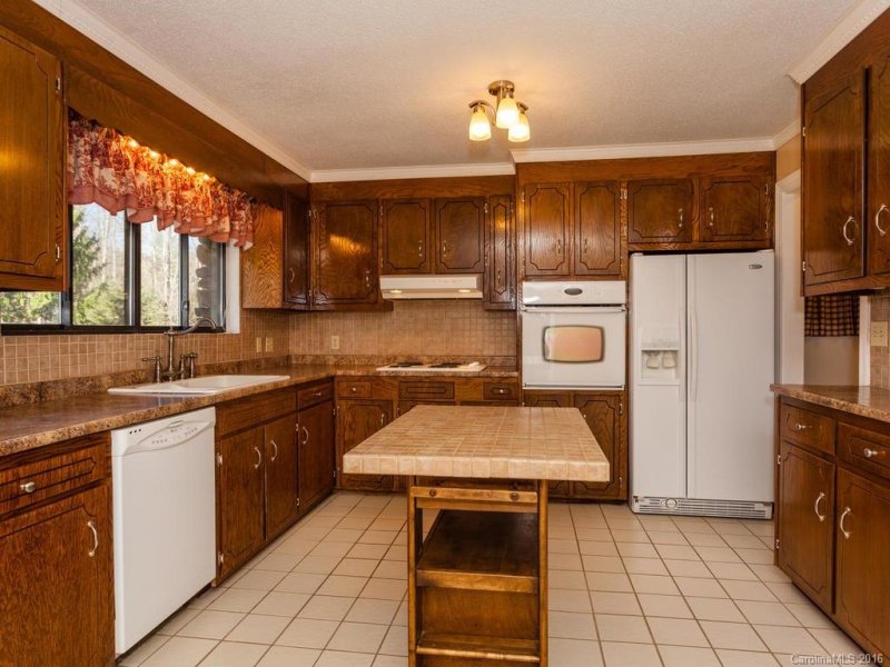 Property image 4 at 115 Brentwood Drive, Hendersonville, NC 28739