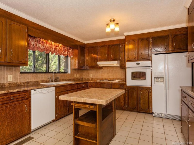 Property image 5 at 115 Brentwood Drive, Hendersonville, NC 28739