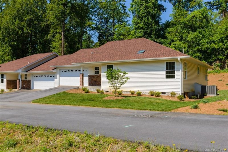 Property image 2 at 192 Allen Paul Drive, Hendersonville, NC 28791