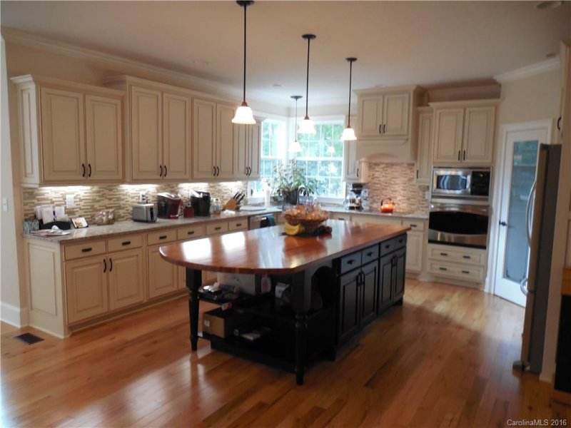 Property image 2 at 2676 Camden Pointe Drive, Sherrills Ford, NC 28673