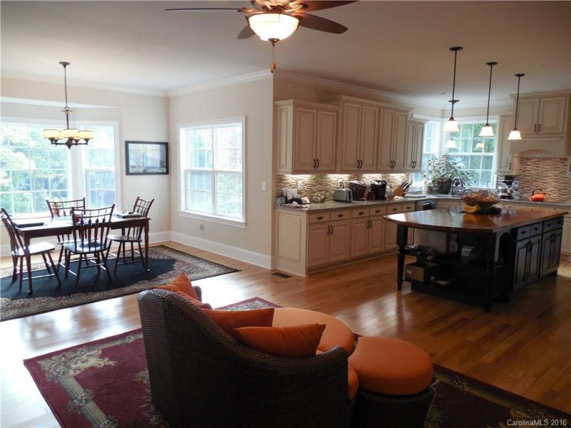 Property image 3 at 2676 Camden Pointe Drive, Sherrills Ford, NC 28673