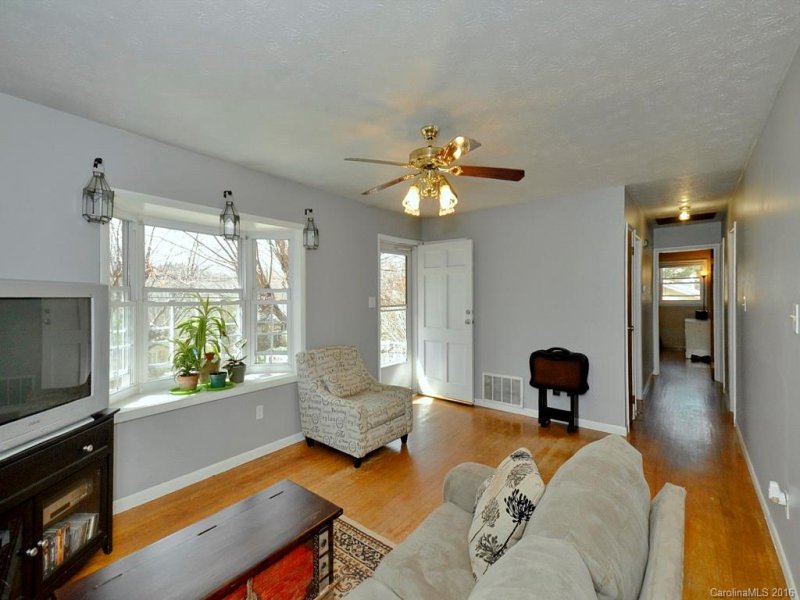 Property image 3 at 208 Melody Circle, Swannanoa, NC 28778