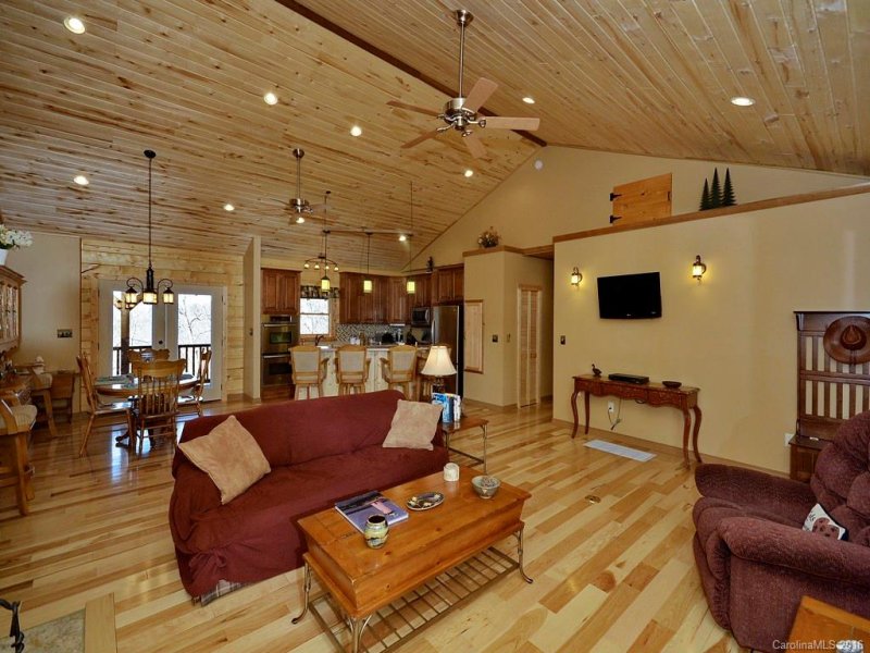 Property image 5 at 67 Jeter Mountain Terrace, Hendersonville, NC 28739