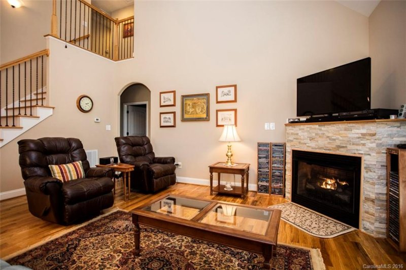 Property image 2 at 950 Oak Ridge Farms Circle, Newton, NC 28658