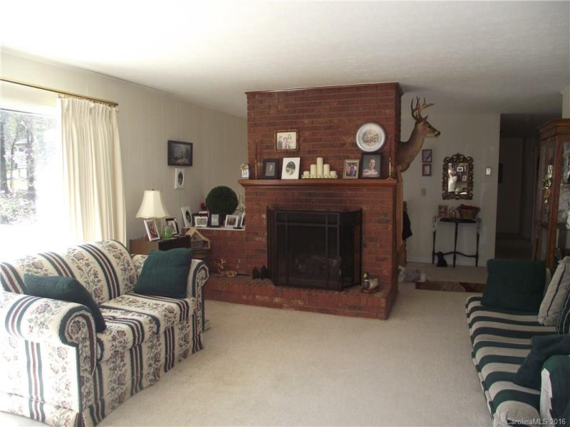 Property image 2 at 405 Wakefield Drive, Hendersonville, NC 28792