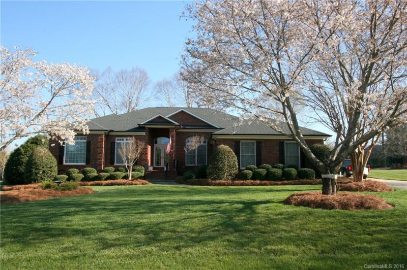 1040 Nickalaus Drive