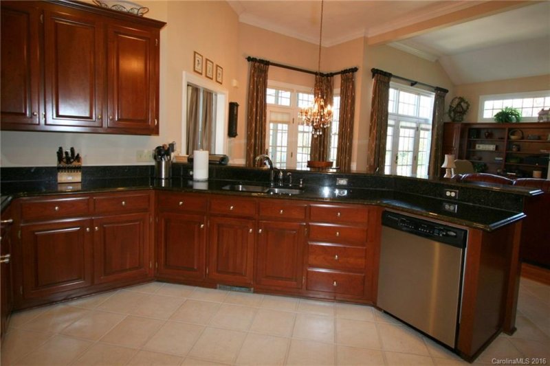 Property image 2 at 1040 Nickalaus Drive, Matthews, NC 28104