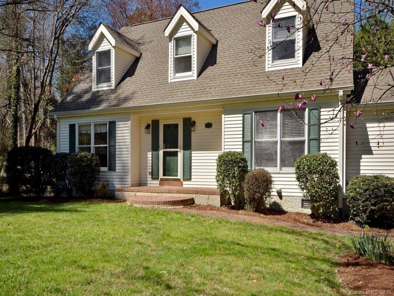 Property image 3 at 318 Melissa Way, Hendersonville, NC 28791