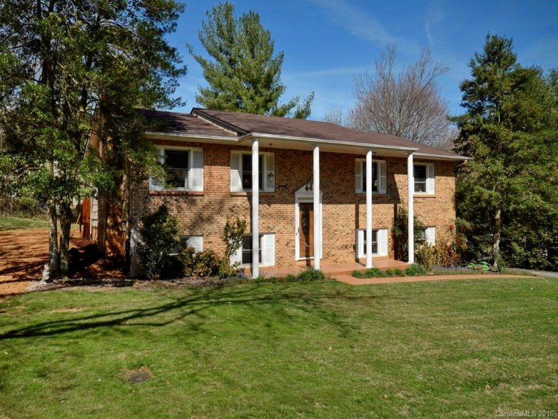 128 Camelot Drive