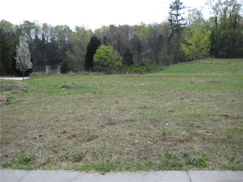 Property image 2 at 2623 Woodsorrel Lane, Charlotte, NC 28213