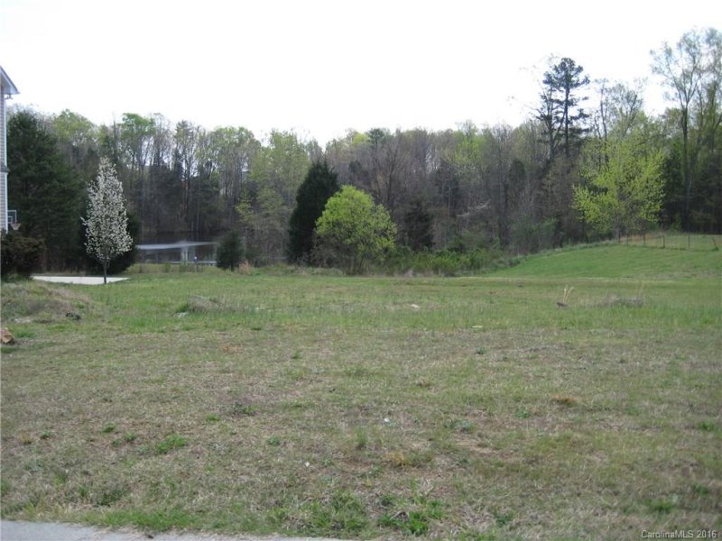 Property image 3 at 2623 Woodsorrel Lane, Charlotte, NC 28213