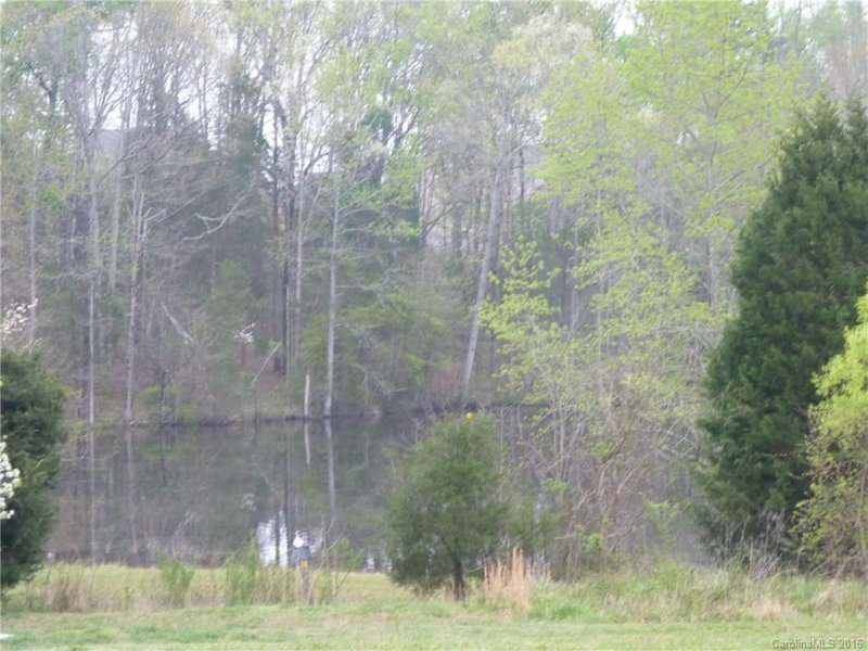 Property image 5 at 2623 Woodsorrel Lane, Charlotte, NC 28213