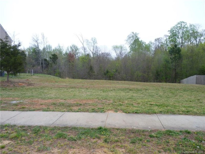 Property image 4 at 2529 Woodsorrel Lane, Charlotte, NC 28213