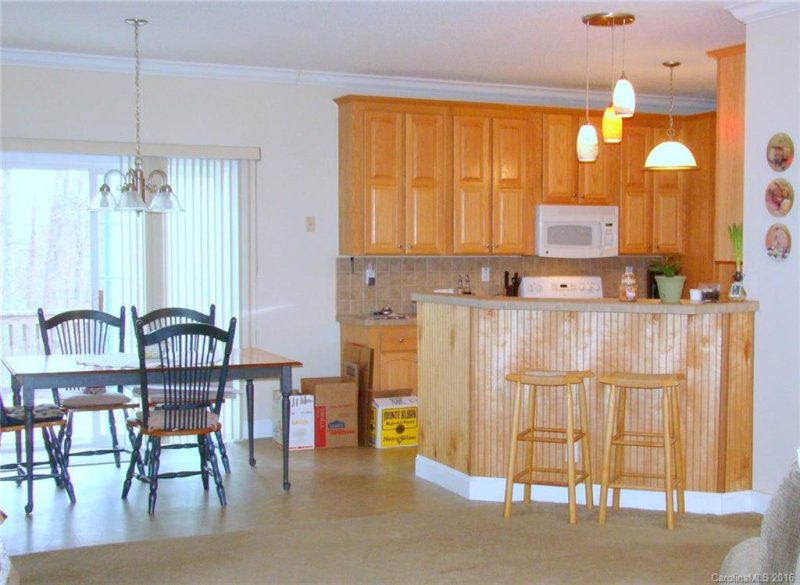 Property image 5 at 22 Cardinal Court, Hendersonville, NC 28792