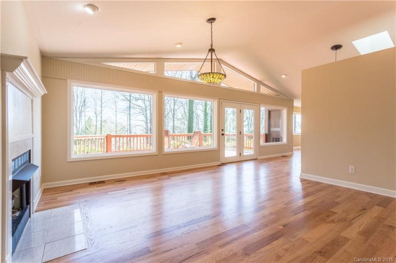 Property image 4 at 168 Echo Lane, Hendersonville, NC 28739