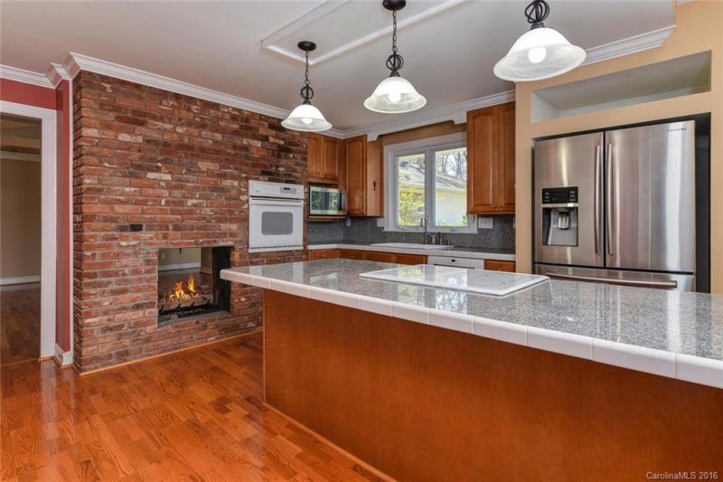 Property image 4 at 221 S Plains Drive, Asheville, NC 28803