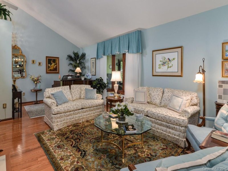 Property image 3 at 403 Woodfield Drive, Asheville, NC 28803