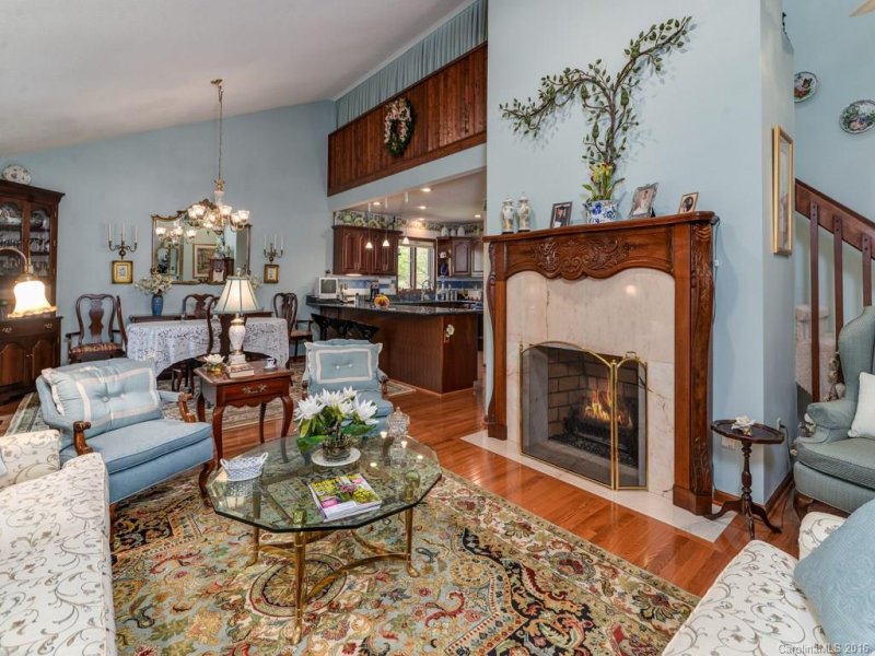 Property image 4 at 403 Woodfield Drive, Asheville, NC 28803