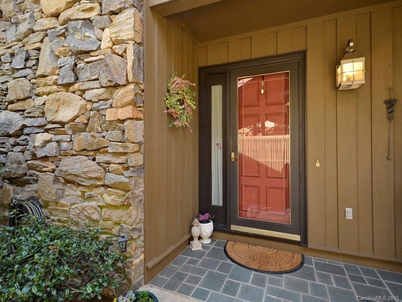 Property image 2 at 137 Country Ridge Road, Hendersonville, NC 28739