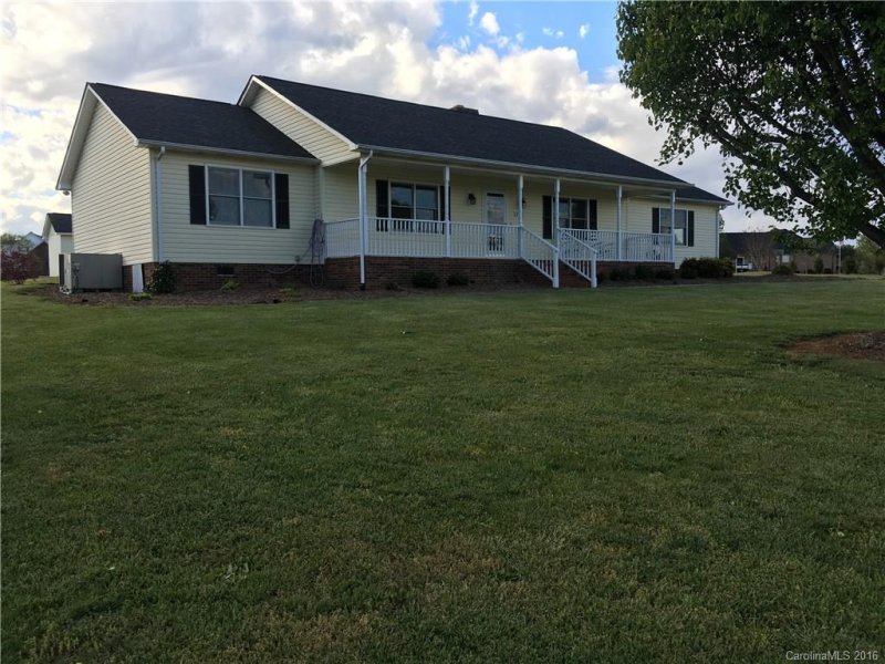 Property image 3 at 903 Thorncliff Drive, Cherryville, NC 28021