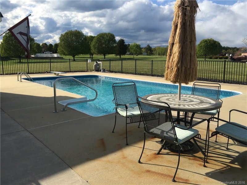 Property image 4 at 903 Thorncliff Drive, Cherryville, NC 28021