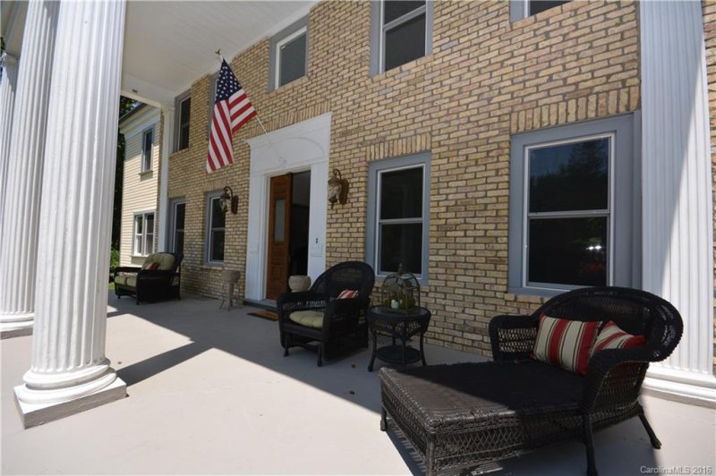 Property image 3 at 113 Rathfarnham Circle, Asheville, NC 28803