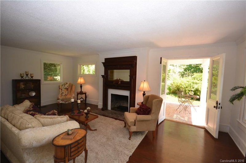 Property image 5 at 113 Rathfarnham Circle, Asheville, NC 28803