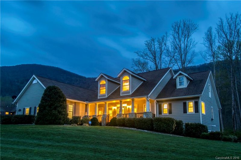 Property image 2 at 410 Stepping Stone Lane, Waynesville, NC 28786