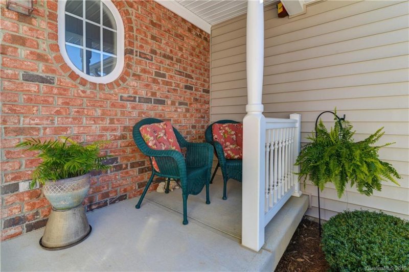 Property image 3 at 308 Charlestown Drive, Hendersonville, NC 28792