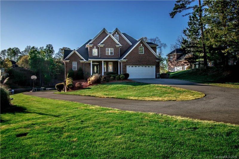 Property image 2 at 125 Grand Bay Drive, Mooresville, NC 28117